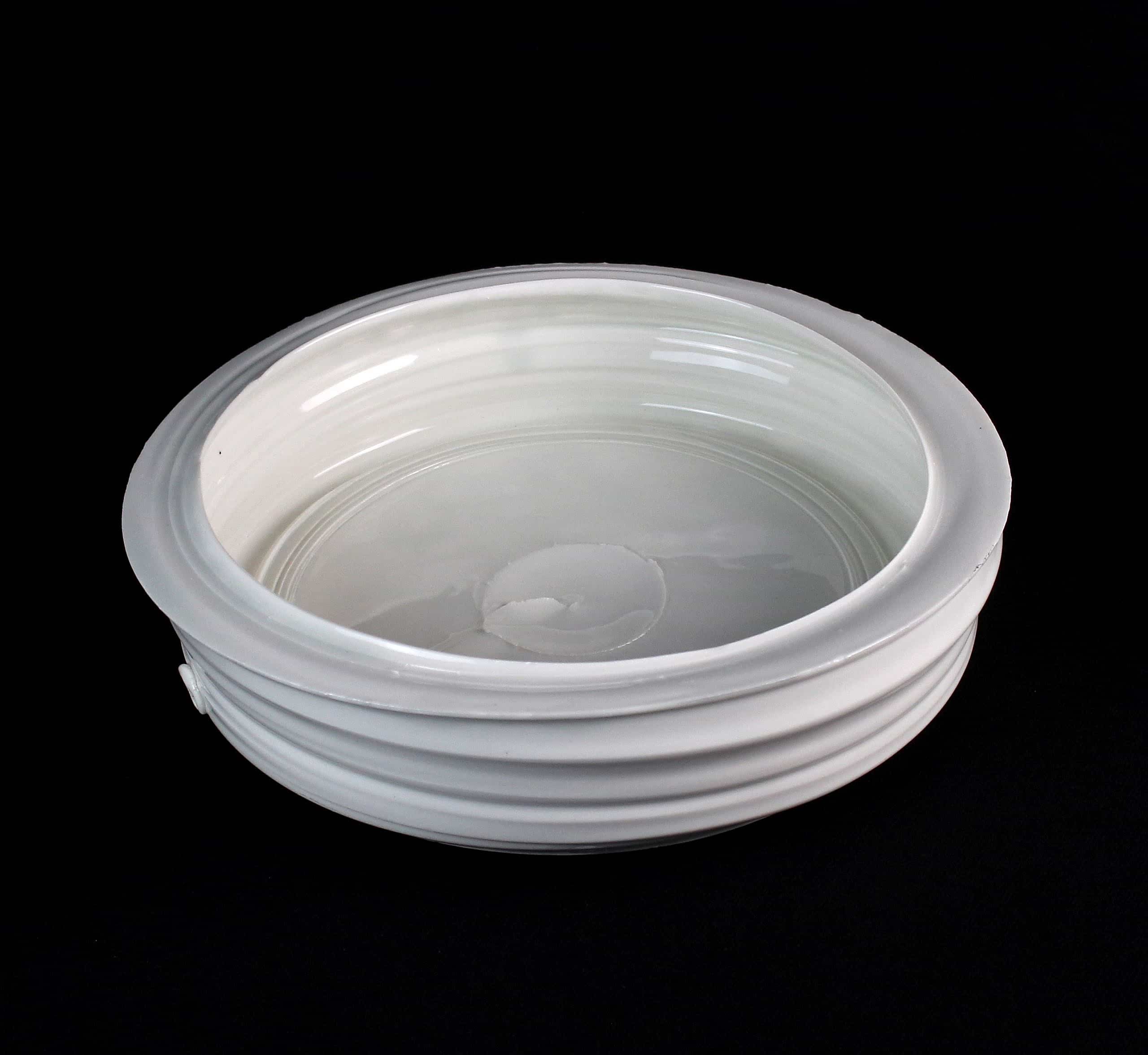 Low Dish in porcelain by Kevin Millward