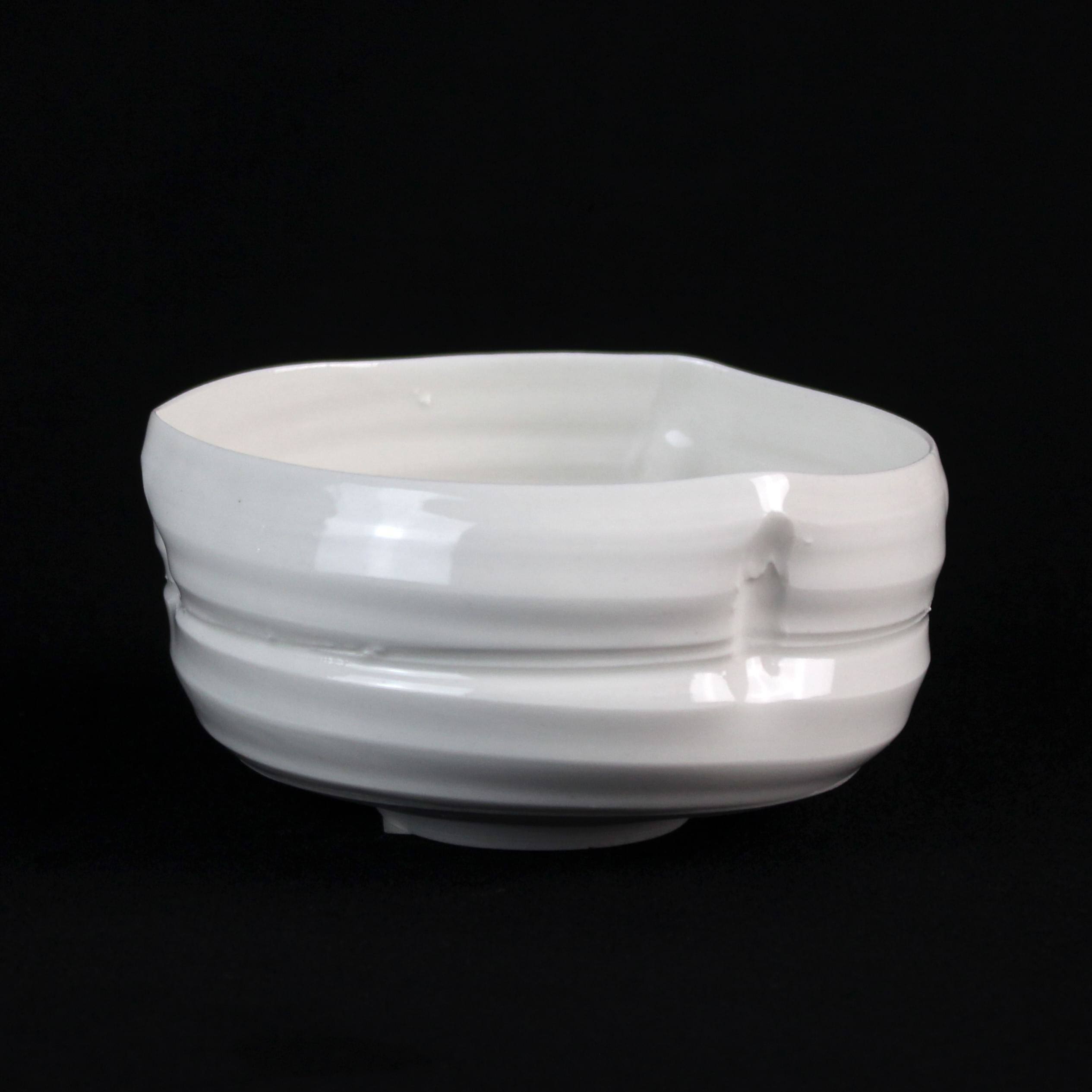 Small Low Bowl in porcelain by Kevin Millward