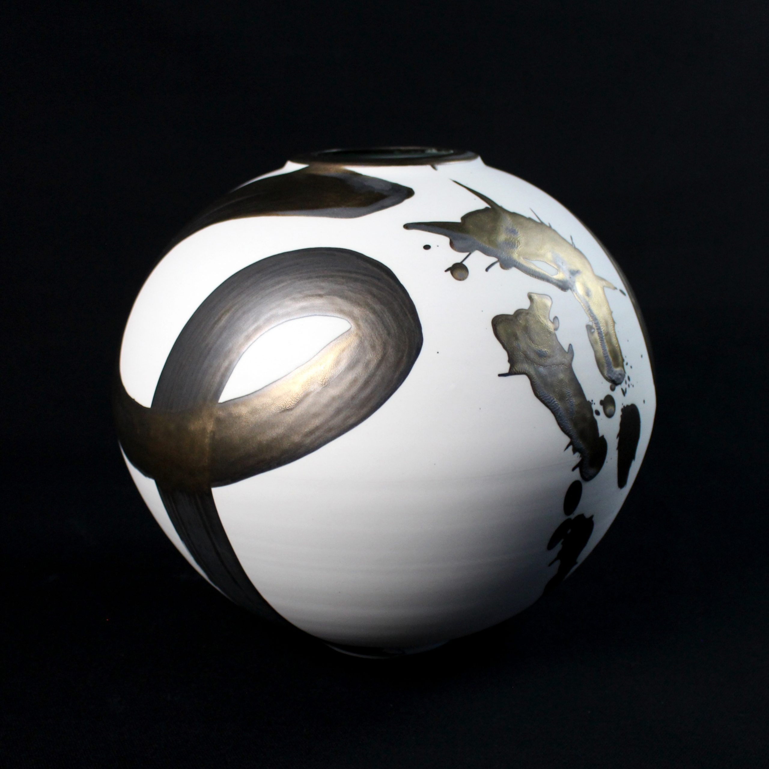 Medium Moon Jar with Gold Splash