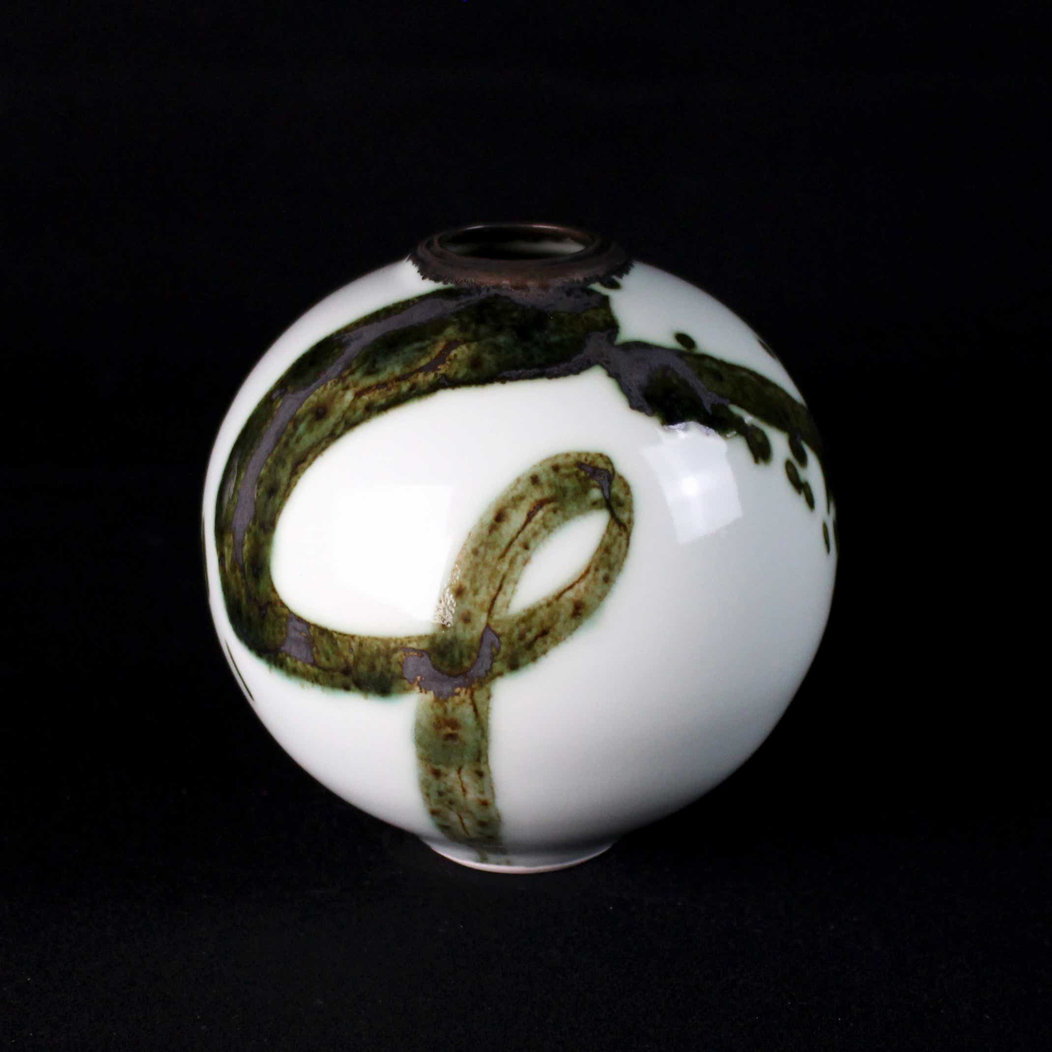 Mini Moon Jar with Splash in porcelain by Tricia Thom